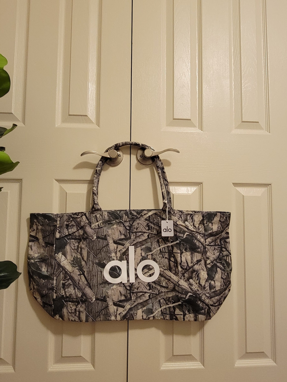 ALO Yoga Women's Grey Camouflage Tote Bag - Picture 2 of 7
